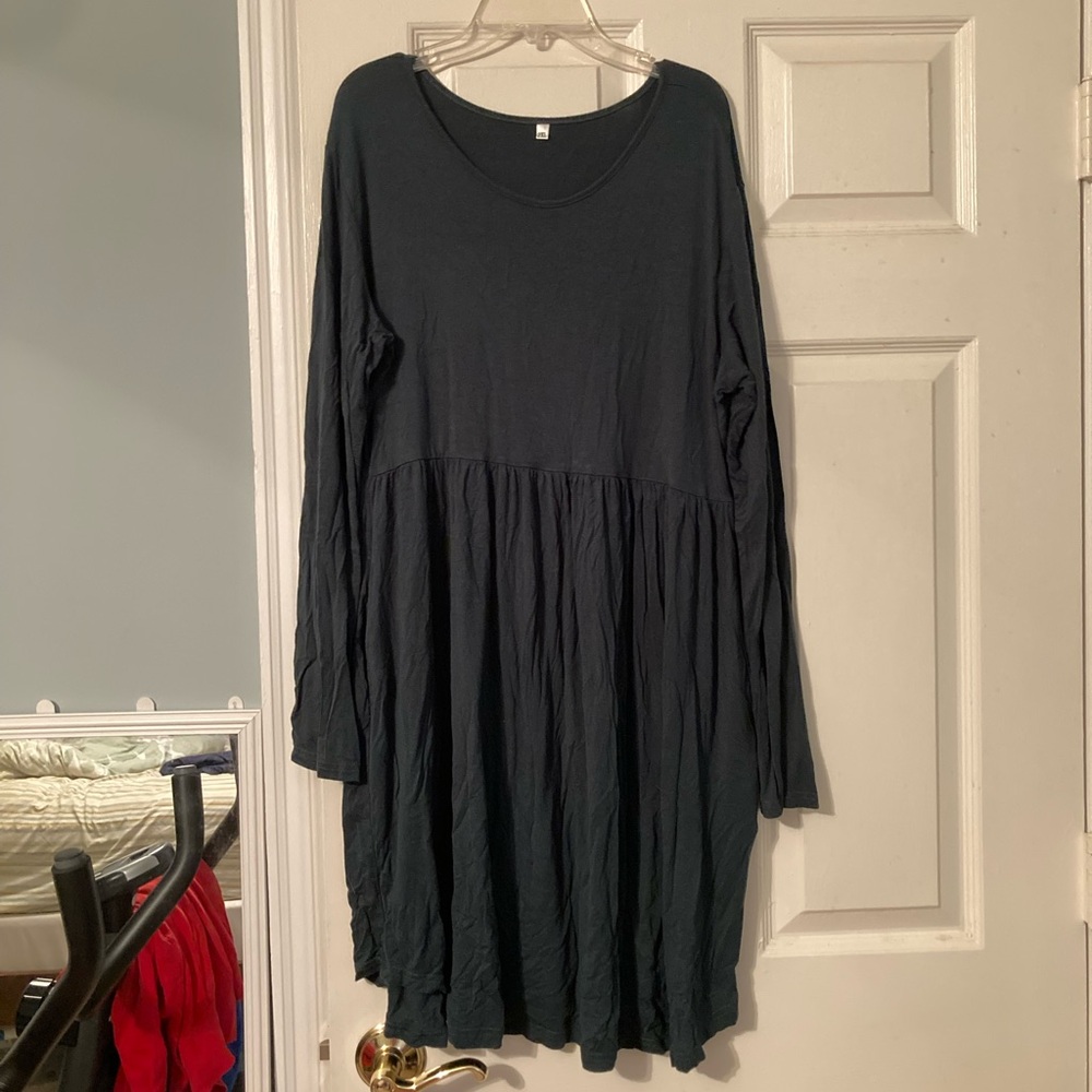 Green long sleeve dress